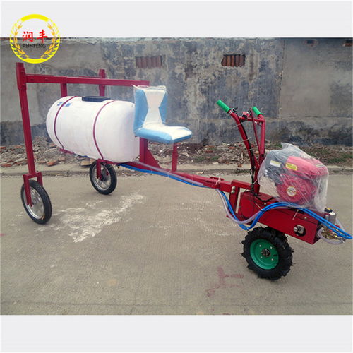 家用小型手推式噴霧器 果園高壓遠(yuǎn)射程噴藥機(jī)的多場(chǎng)景應(yīng)用與運(yùn)秧機(jī)的巧妙結(jié)合