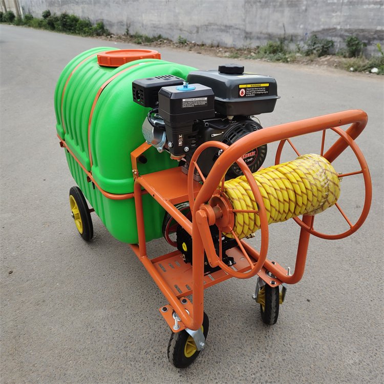 高效植保新選擇 果樹(shù)高射程打藥機(jī)、四輪手推式園林噴藥機(jī)與200L汽油消毒機(jī)功能解析與應(yīng)用場(chǎng)景